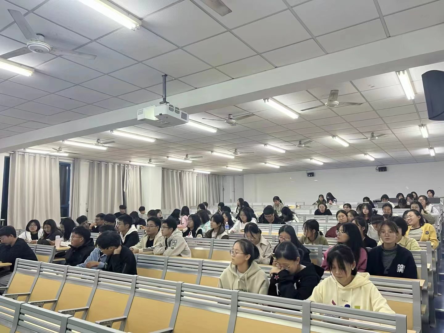 学生手册知识竞赛海报图片